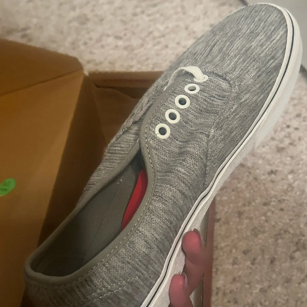 Women’s Vans New Never worn - Picture 3 of 3